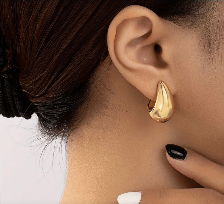 Teardrop earrings